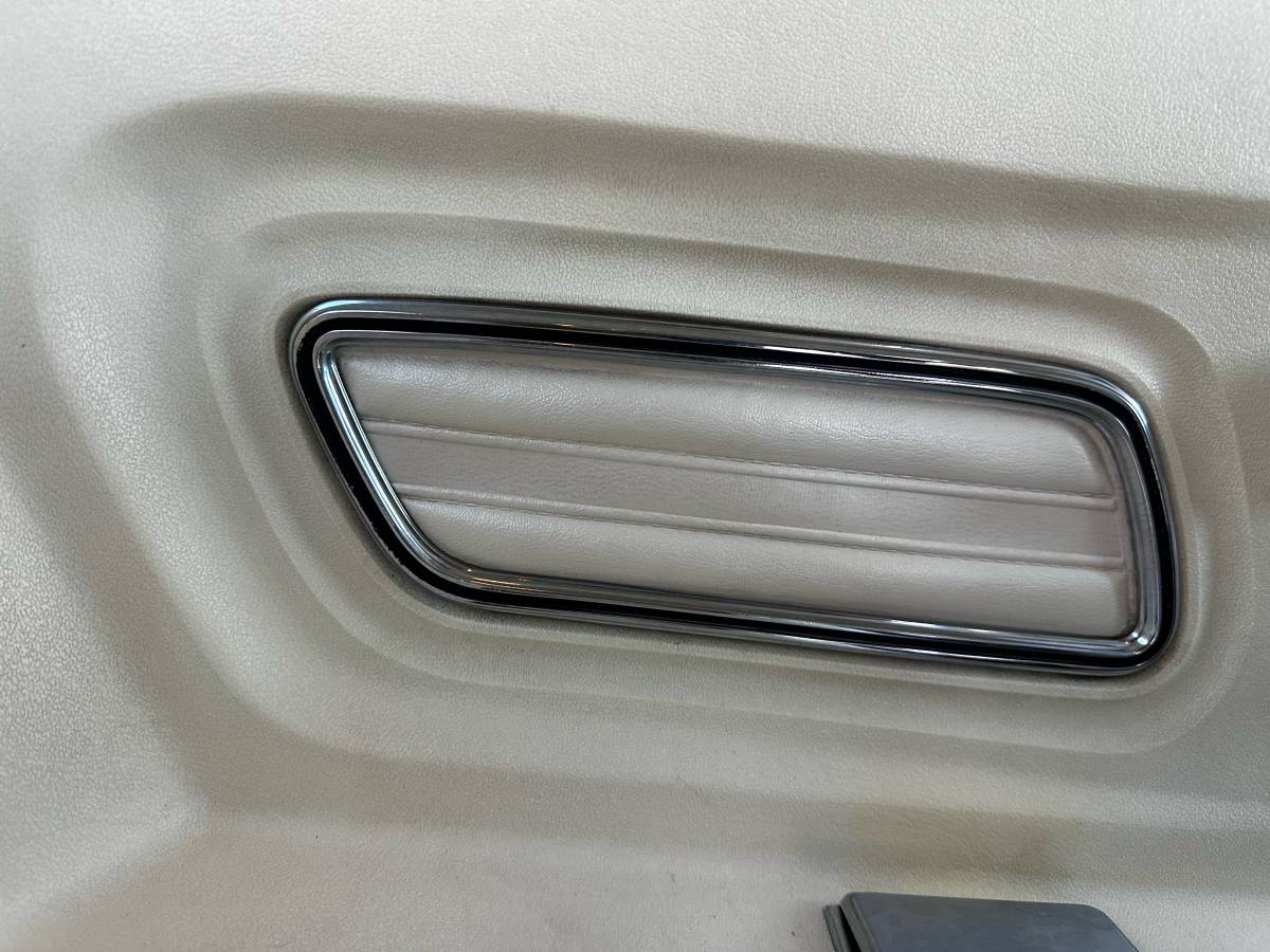 Mercury-cougar-1971-yellow-18