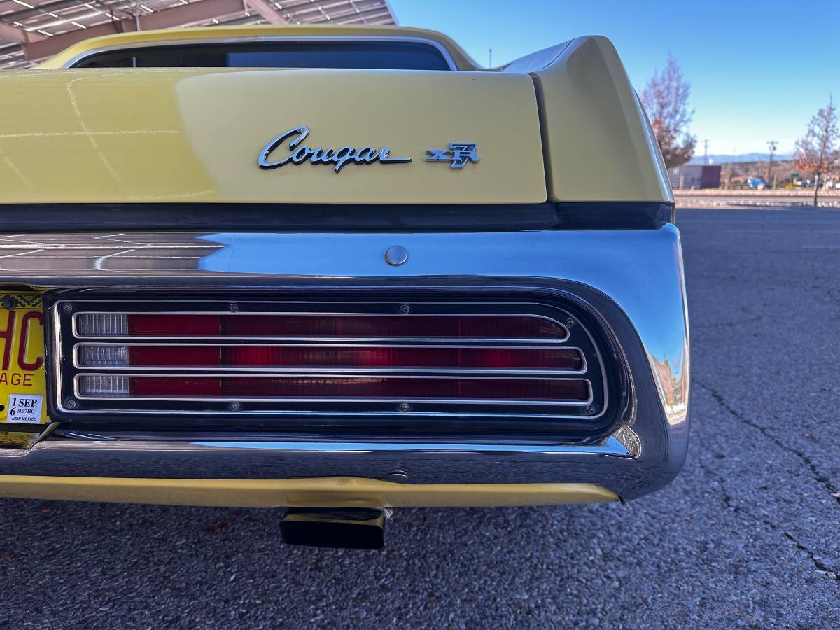 Mercury-cougar-1971-yellow-2
