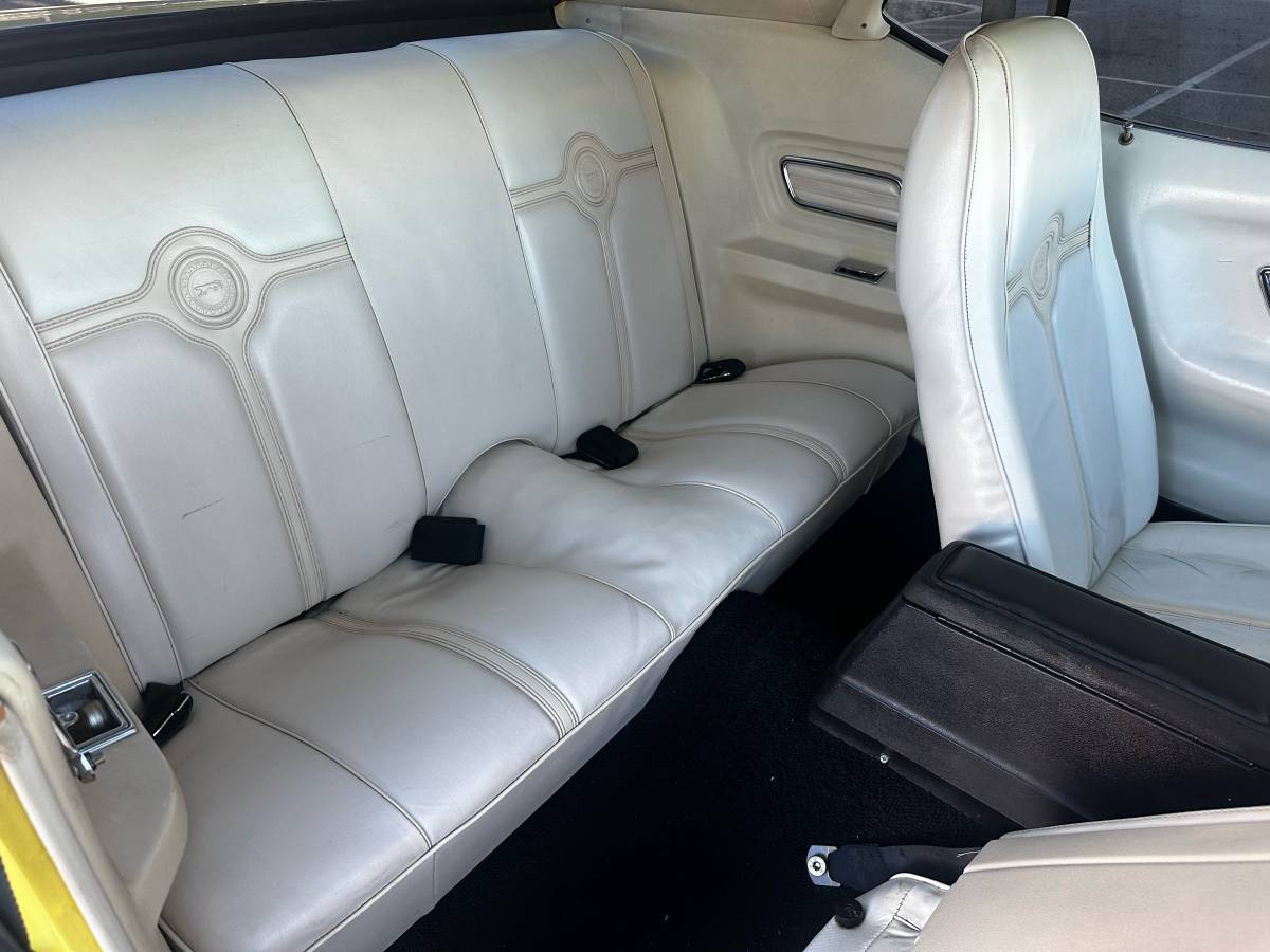 Mercury-cougar-1971-yellow-20