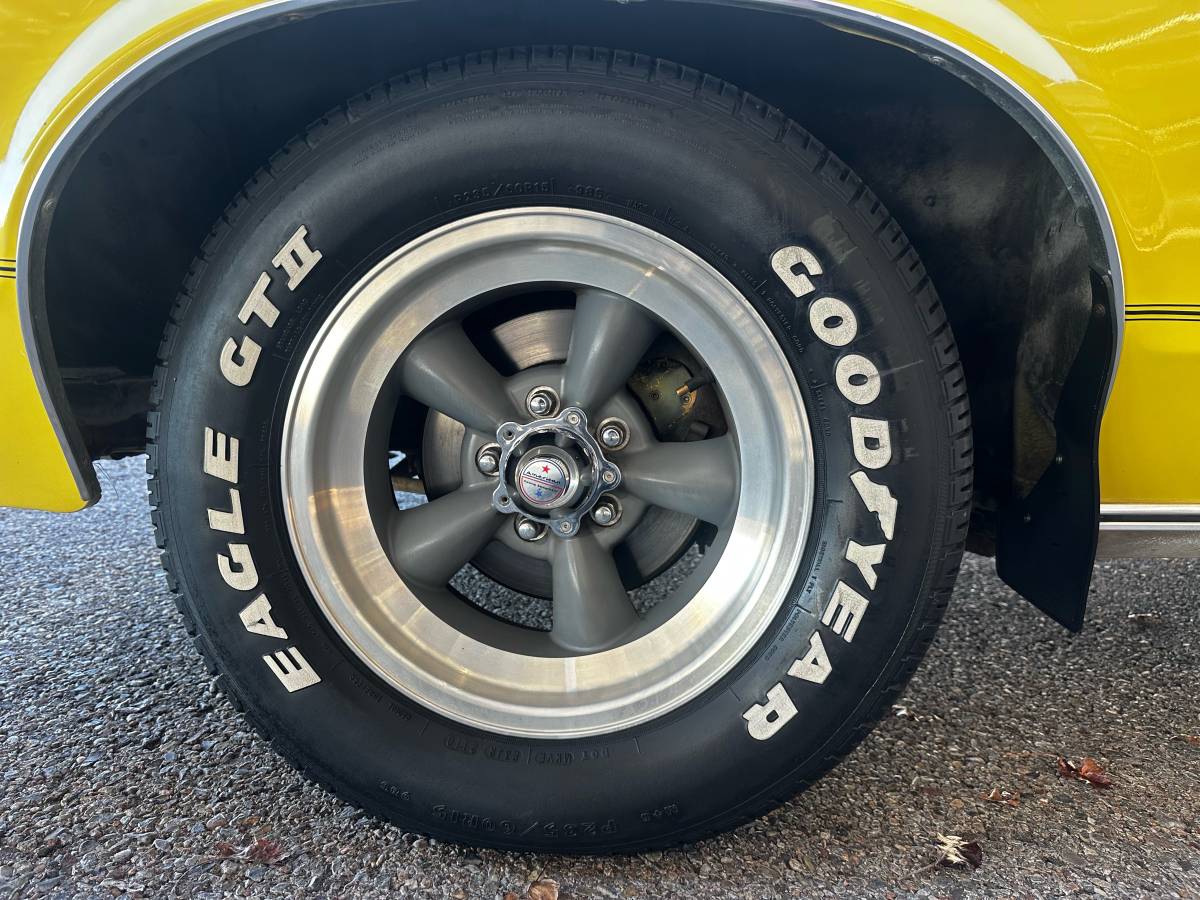 Mercury-cougar-1971-yellow-3