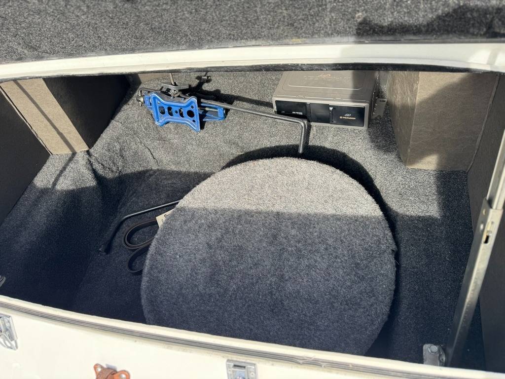 Mercury-cougar-1986-white-136