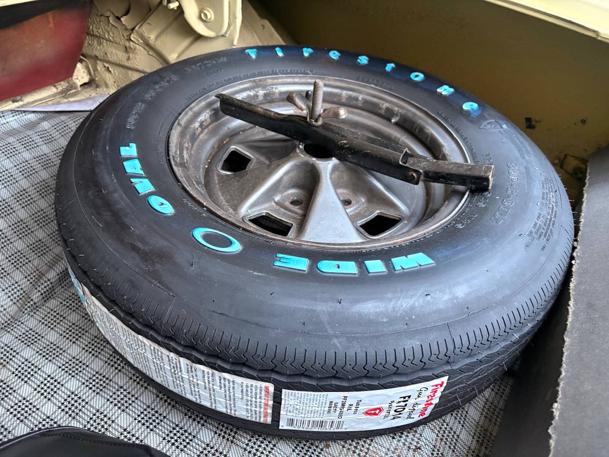 Mercury-cougar-xr7-1969-yellow-18