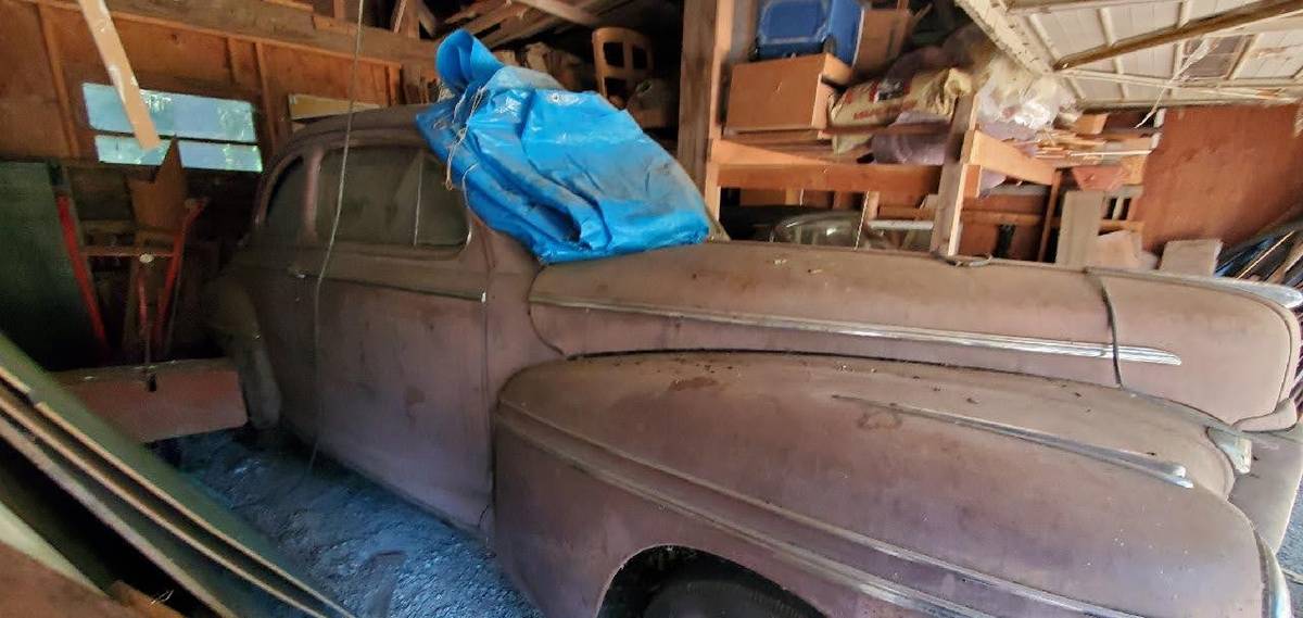 Mercury-coupe-1946-custom-1