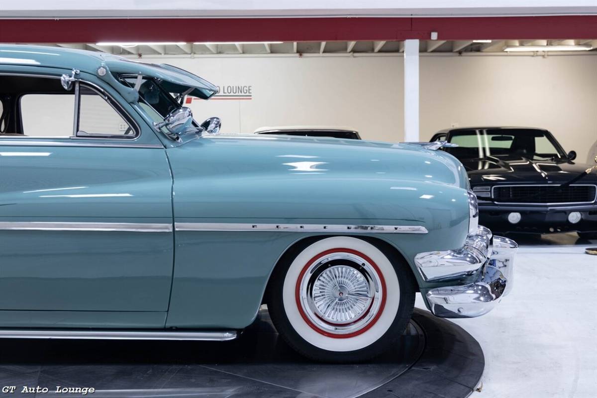 Mercury-eight-1951-grey-16