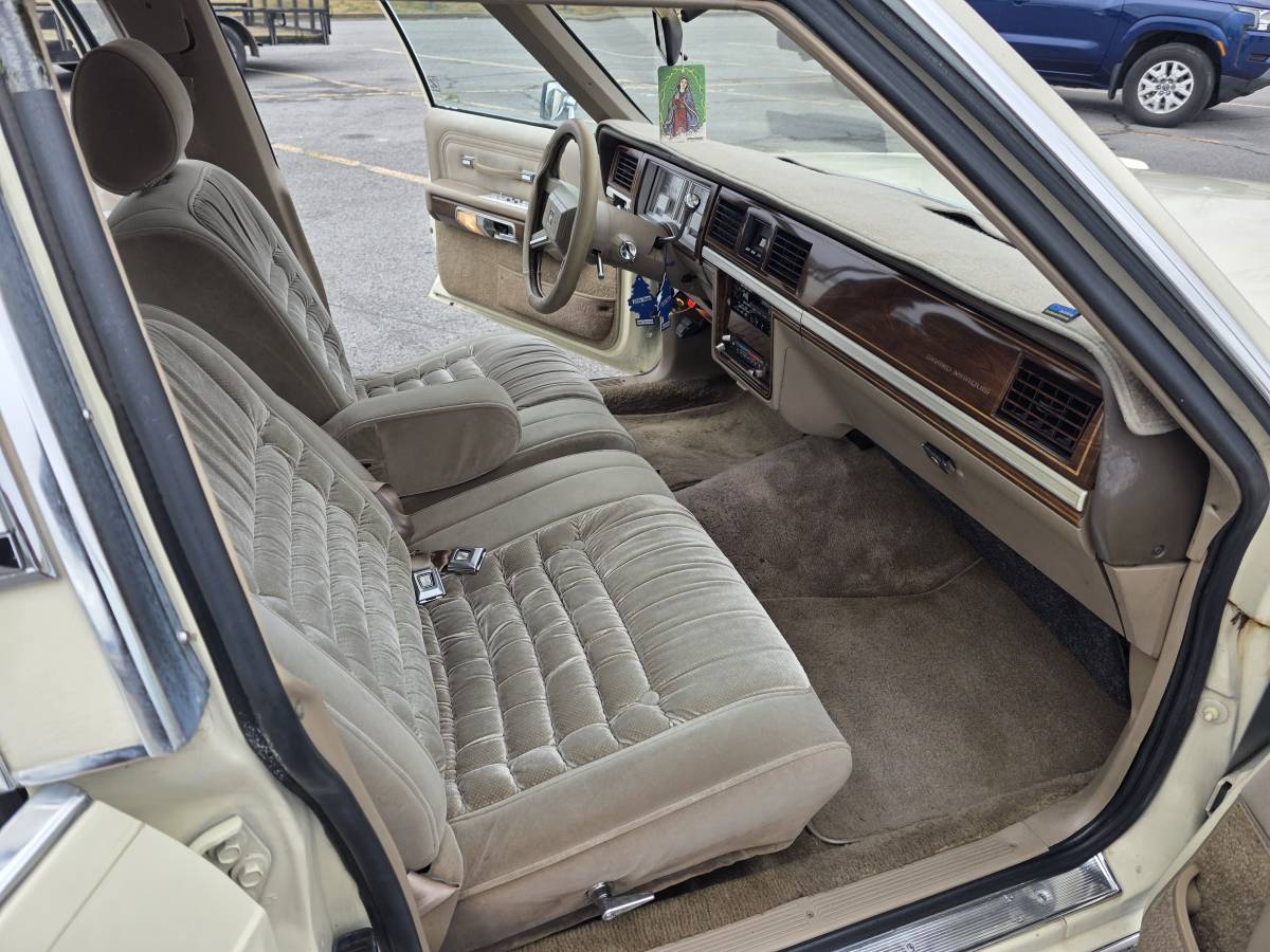 Mercury-grand-marquis-ls-1989-brown-21