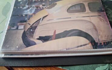 Mercury-monarch-4dr-sedan-1947-green-13