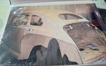 Mercury-monarch-4dr-sedan-1947-green-8