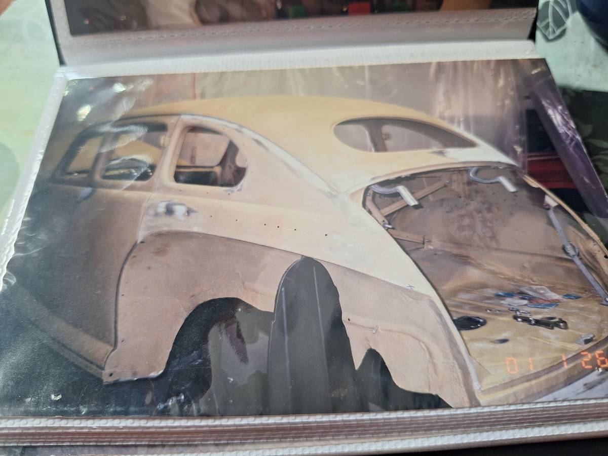 Mercury-monarch-4dr-sedan-1947-green-8