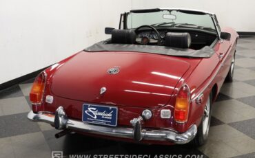 Mg-Mgb-1974-Maroon-Black-ampamp-Red-1