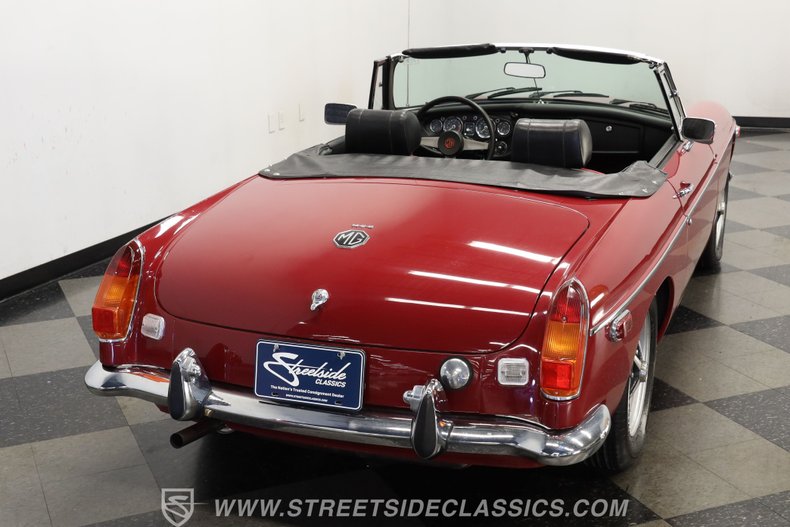 Mg-Mgb-1974-Maroon-Black-ampamp-Red-1