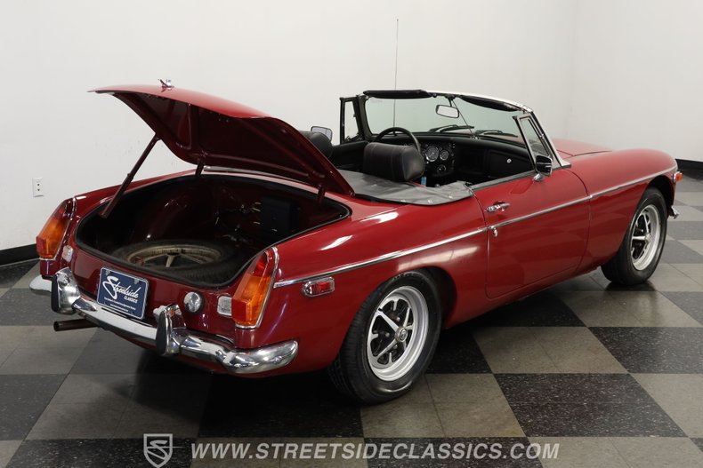 Mg-Mgb-1974-Maroon-Black-ampamp-Red-10