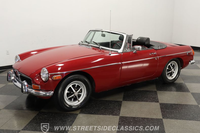 Mg-Mgb-1974-Maroon-Black-ampamp-Red-14