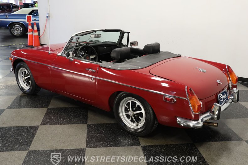 Mg-Mgb-1974-Maroon-Black-ampamp-Red-15