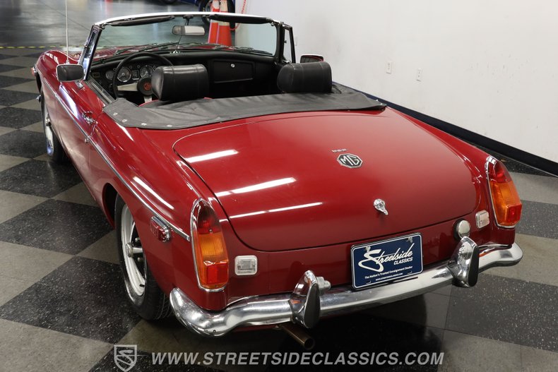 Mg-Mgb-1974-Maroon-Black-ampamp-Red-16