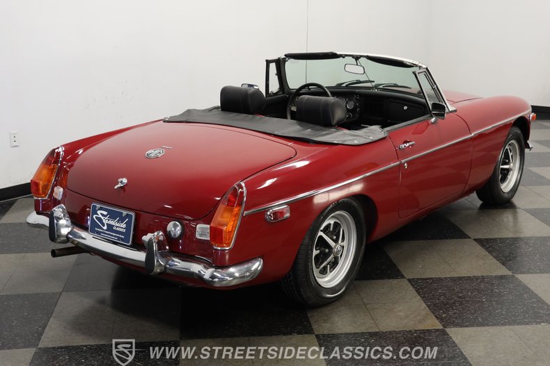Mg-Mgb-1974-Maroon-Black-ampamp-Red-17