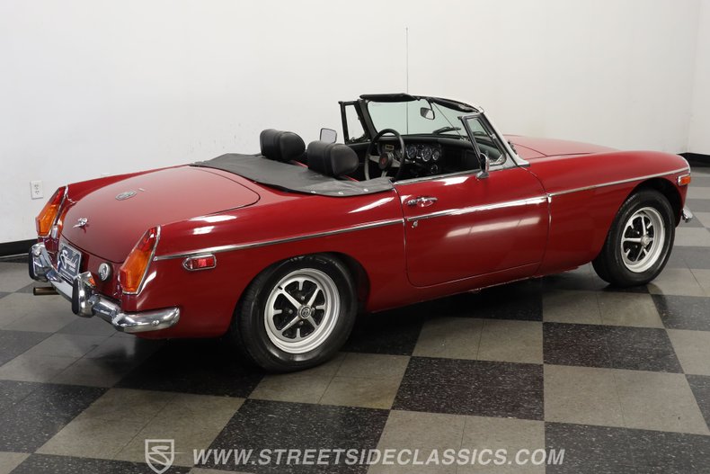 Mg-Mgb-1974-Maroon-Black-ampamp-Red-18