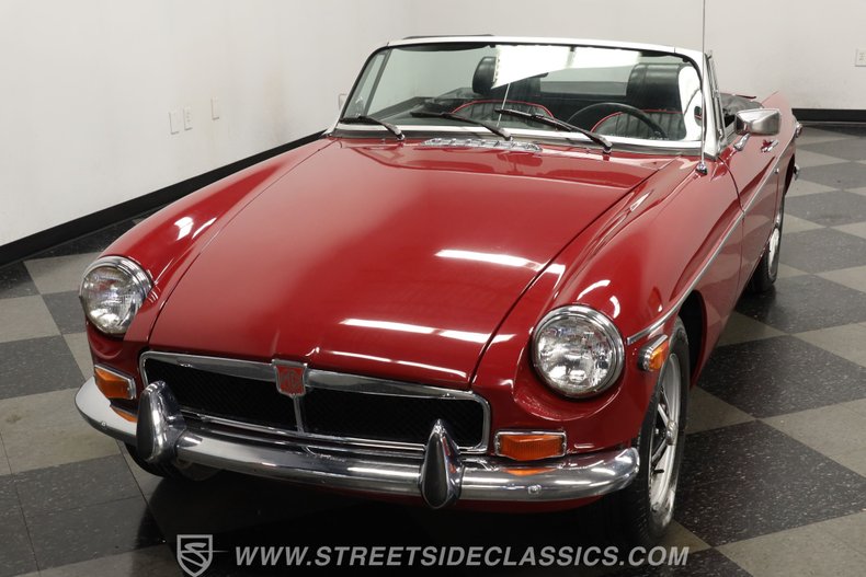 Mg-Mgb-1974-Maroon-Black-ampamp-Red-21