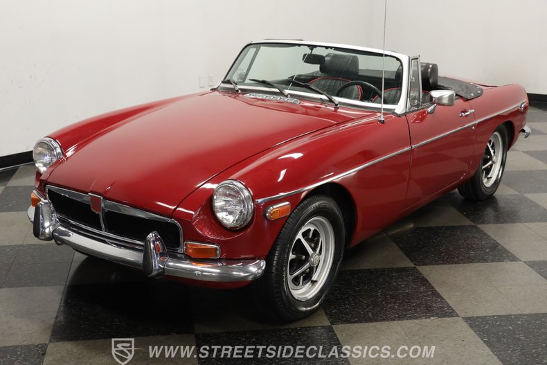 Mg-Mgb-1974-Maroon-Black-ampamp-Red-22