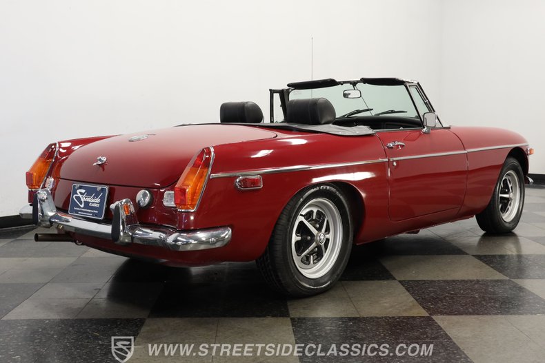 Mg-Mgb-1974-Maroon-Black-ampamp-Red-29