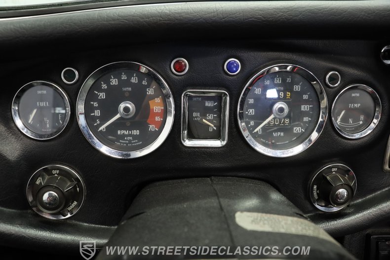 Mg-Mgb-1974-Maroon-Black-ampamp-Red-3