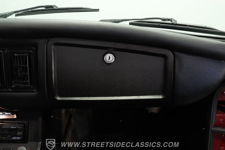 Mg-Mgb-1974-Maroon-Black-ampamp-Red-41