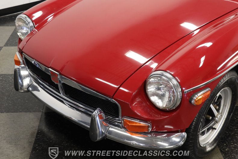 Mg-Mgb-1974-Maroon-Black-ampamp-Red-46