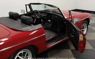 Mg-Mgb-1974-Maroon-Black-ampamp-Red-48