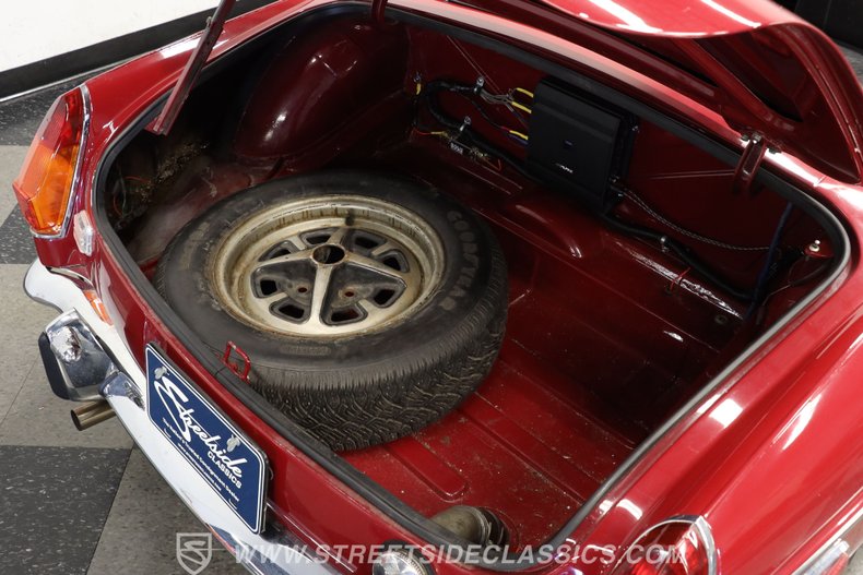 Mg-Mgb-1974-Maroon-Black-ampamp-Red-49