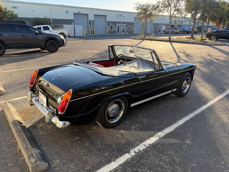 Mg-Midget-1965-Black-Red-2