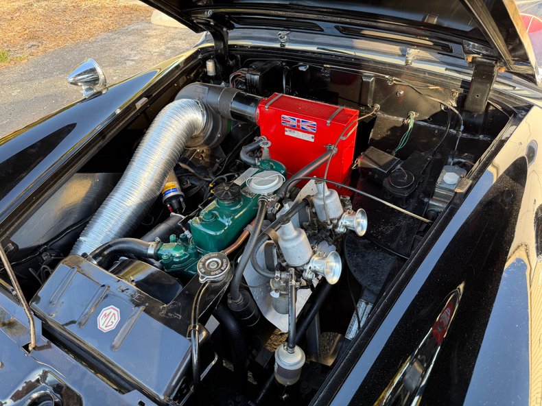 Mg-Midget-1965-Black-Red-4