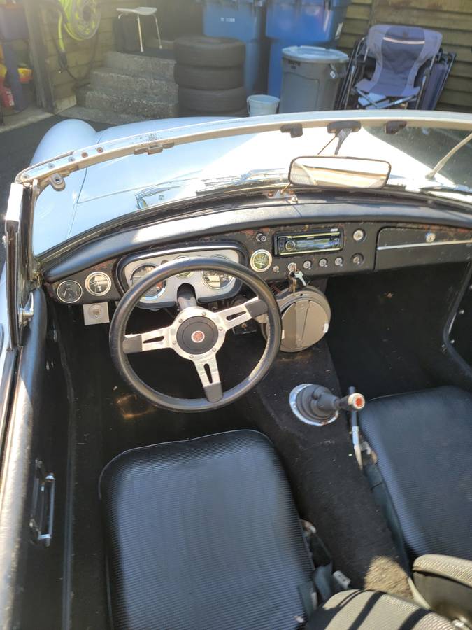 Mg-mgb-1963-white-11