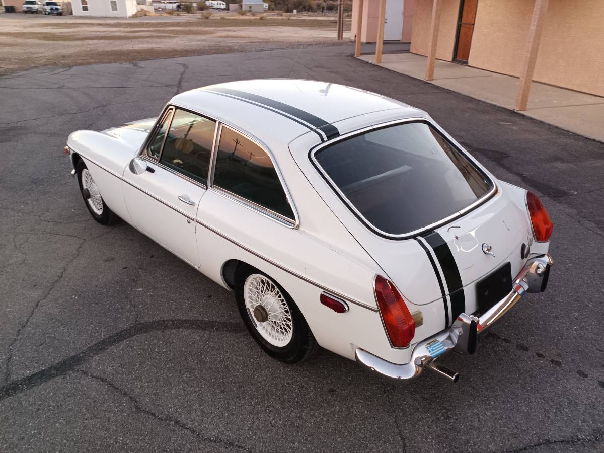 Mg-mgb-gt-1970-white-1