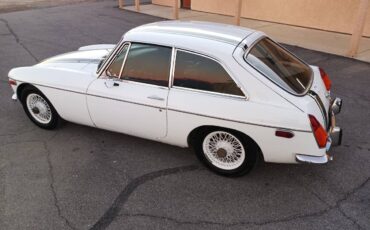 Mg-mgb-gt-1970-white-14