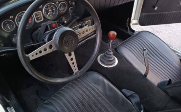 Mg-mgb-gt-1970-white-15