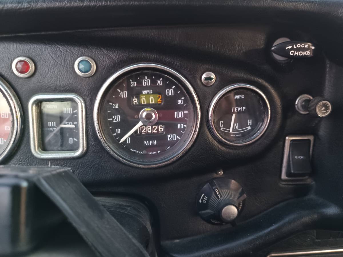 Mg-mgb-gt-1970-white-17