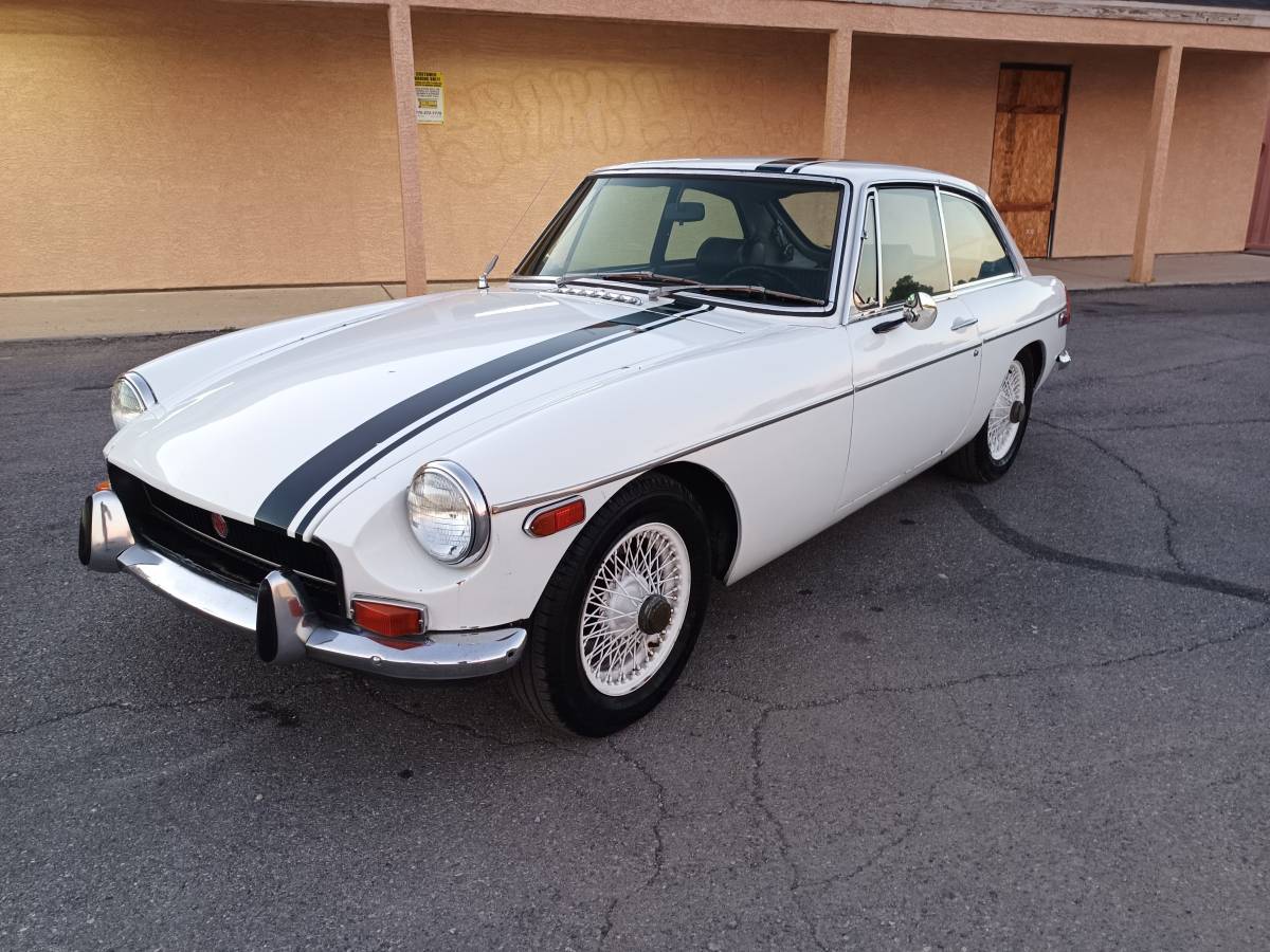 Mg-mgb-gt-1970-white-3