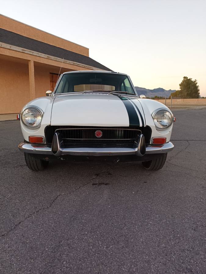 Mg-mgb-gt-1970-white-5