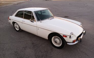 Mg-mgb-gt-1970-white-7