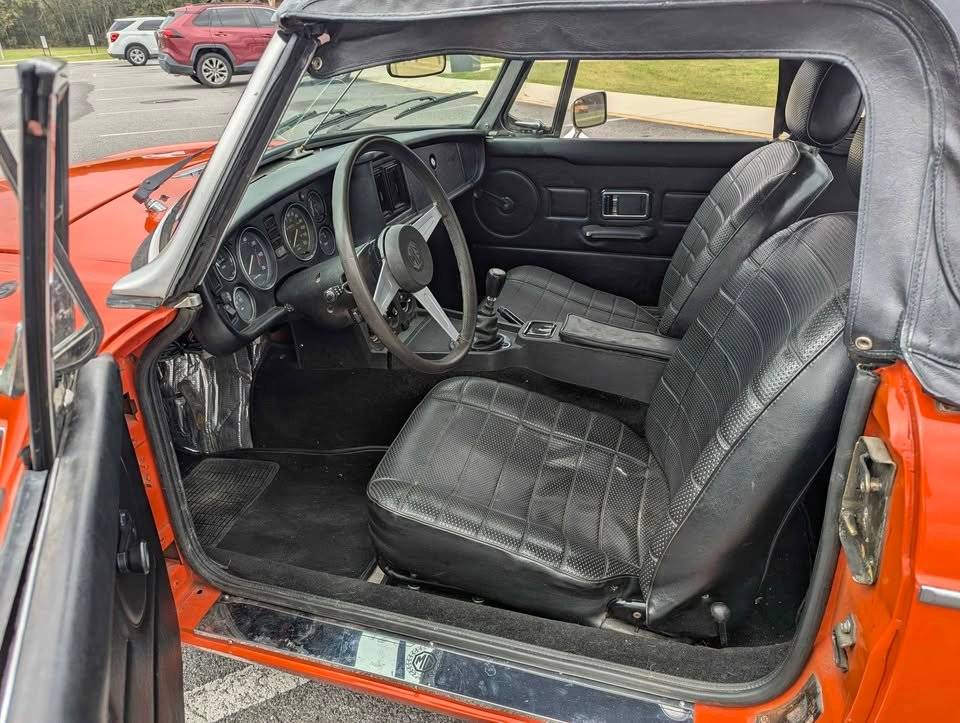 Mg-mgb-roadster-1978-orange-12