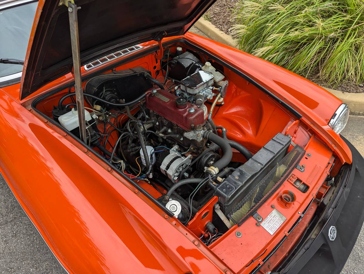 Mg-mgb-roadster-1978-orange-16