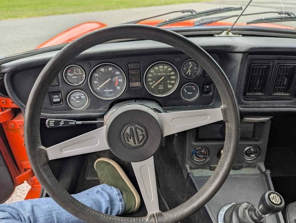 Mg-mgb-roadster-1978-orange-2