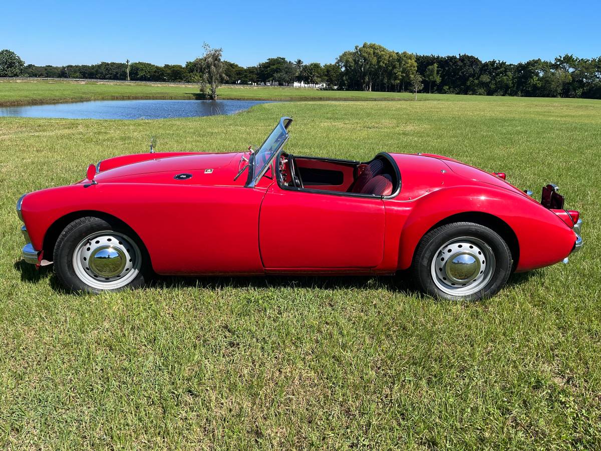 Mga-roadster-1957-red-15