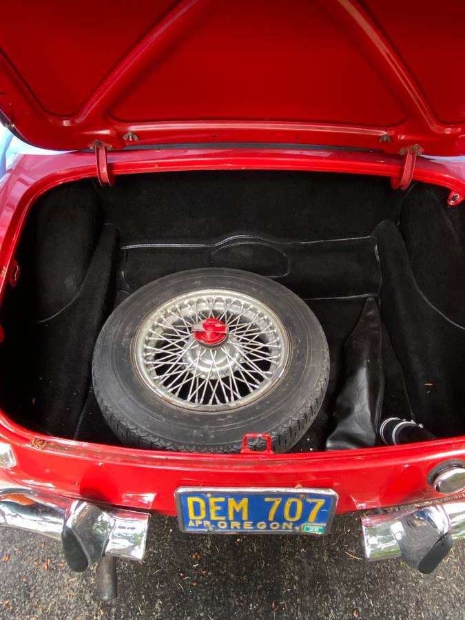 Mgb-convertible-1970-red-10