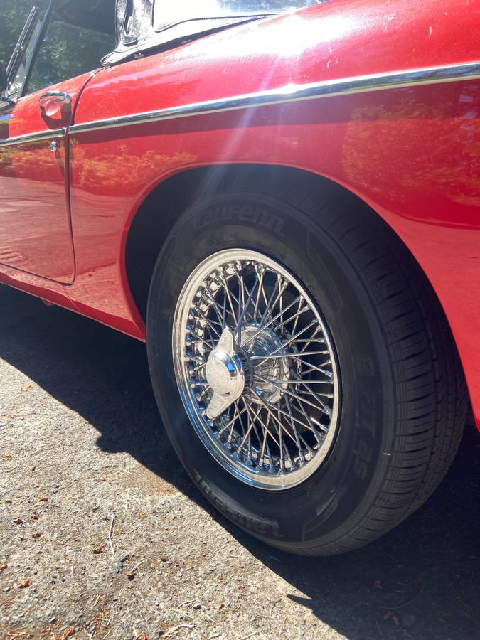Mgb-convertible-1970-red-11