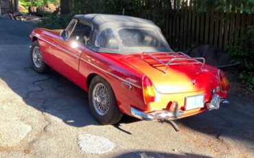 Mgb-convertible-1970-red-17
