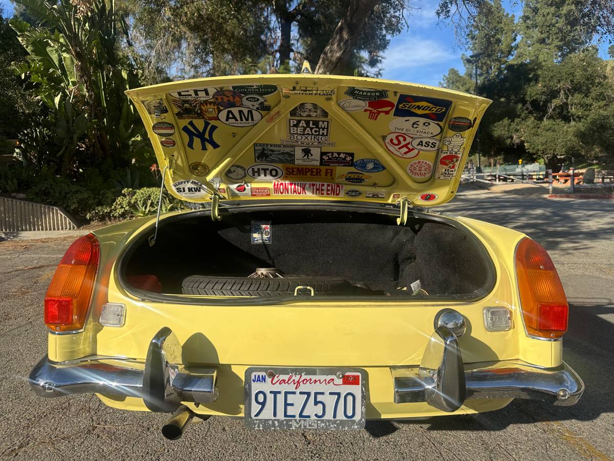 Mgb-convertible-1970-yellow-10