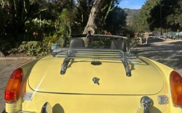 Mgb-convertible-1970-yellow-5
