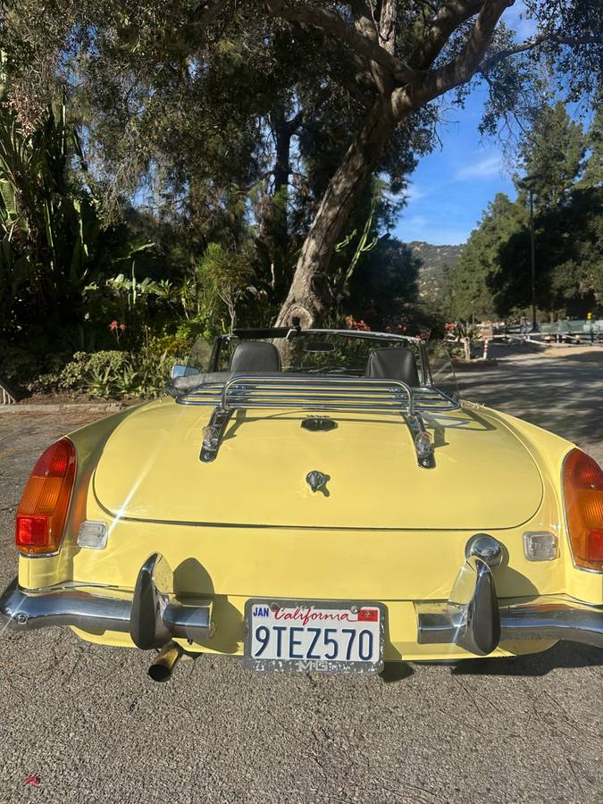 Mgb-convertible-1970-yellow-5