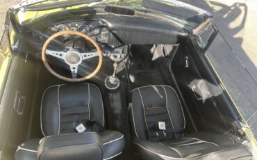 Mgb-convertible-1970-yellow-7