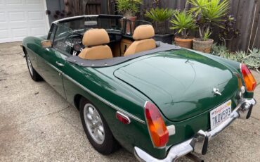 Mgb-convertible-1972-green-4